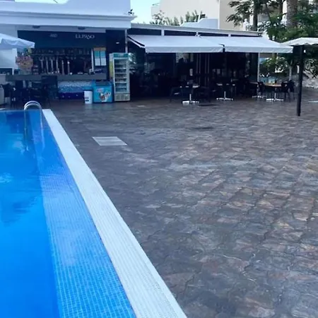 Estudio Moderno Con Piscina Climatizada Y Parking En Los Cristianos - Es-347-30 *